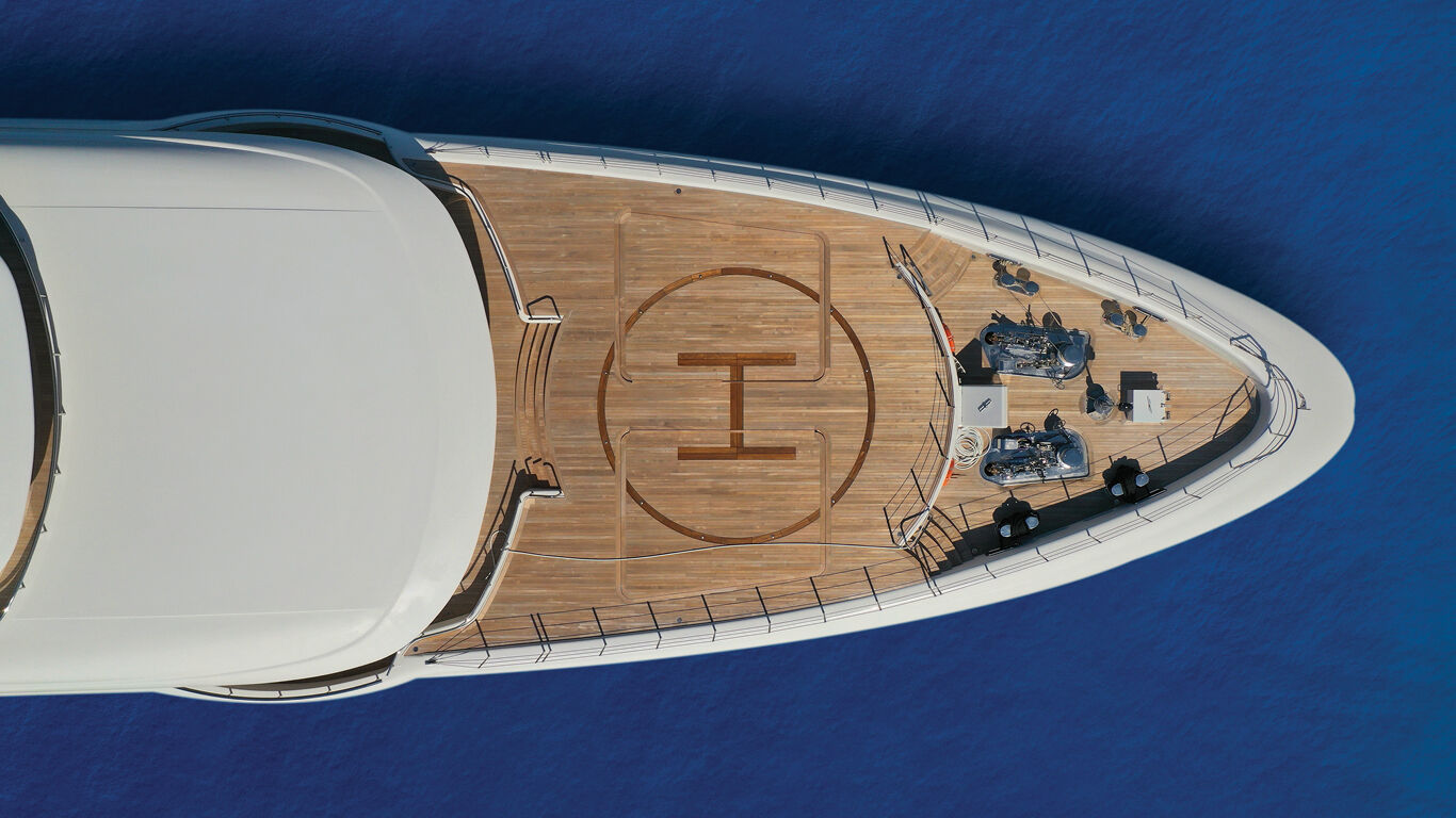 A marine level 2 yacht