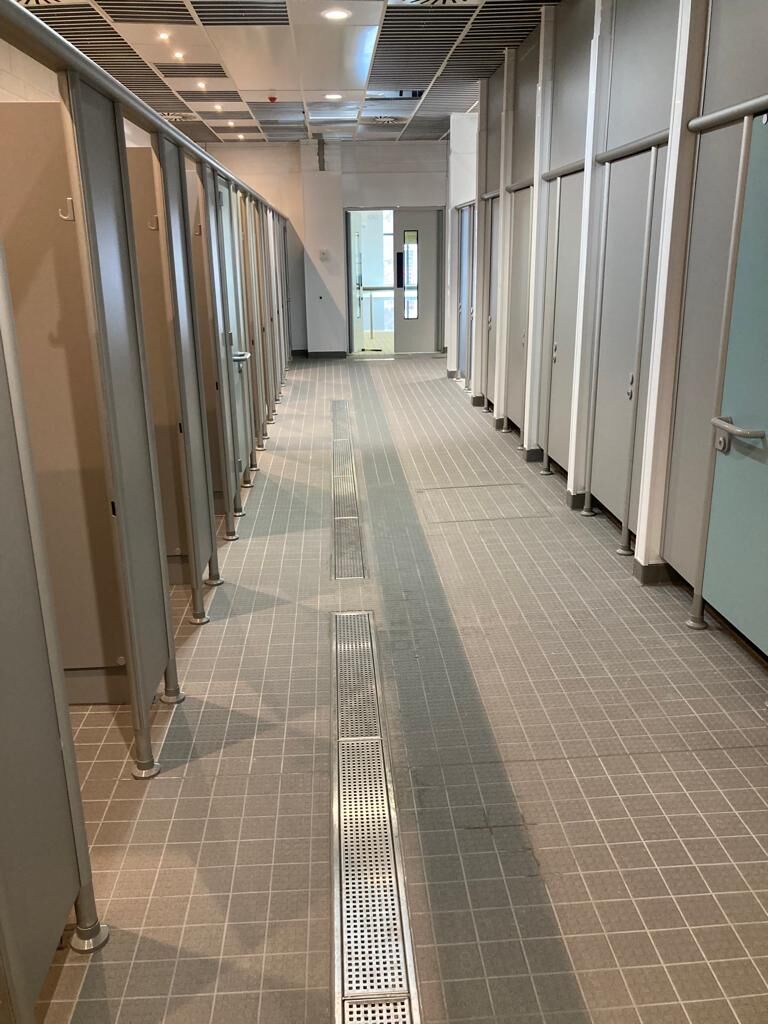 Abraham Moss changing room channel 