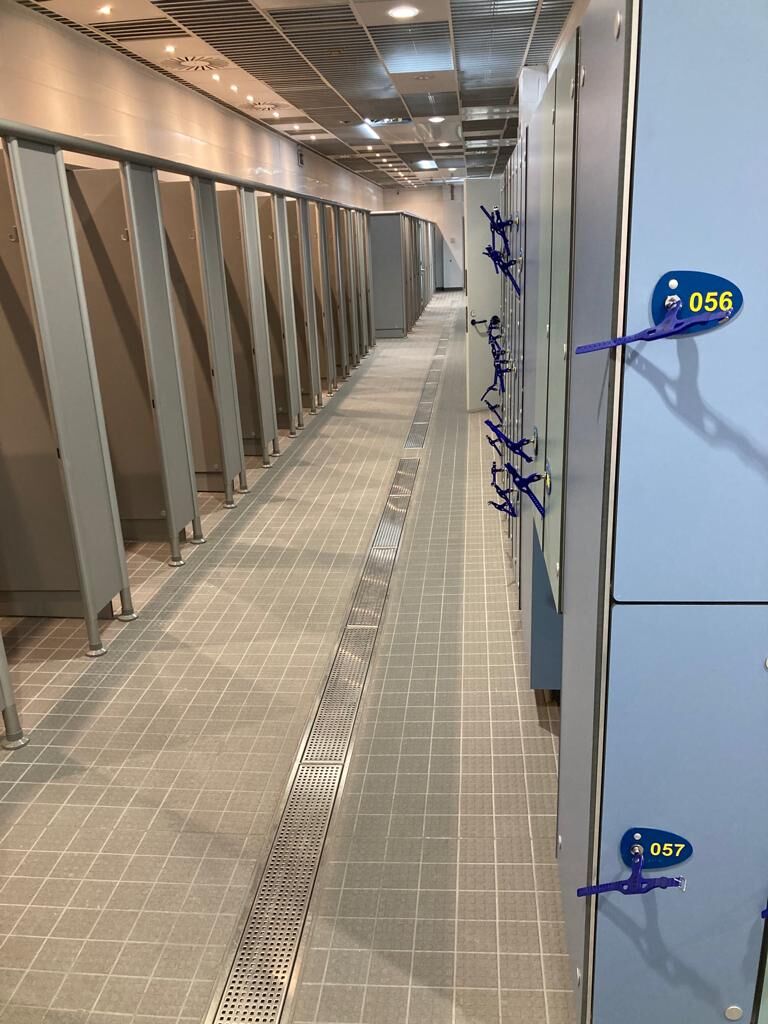 Abraham Moss changing room channel image
